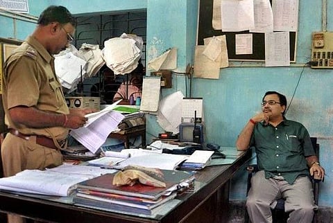 நாடாளுமன்ற உறுப்பினர் குணால் கோஷ் கைது