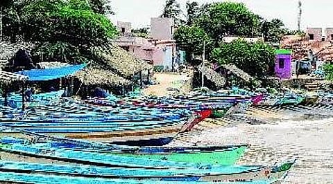 இடிந்தகரையில் நாட்டு வெடிகுண்டுகள் வெடித்து 6 பேர் பலி