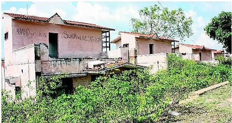 ஏற்காட்டில் விற்காத வீடுகளும் விவசாயிகளின் சோகக் கதையும்!