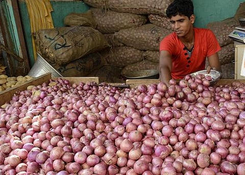 வெங்காயம் விலை ரூ.25 ஆகக் குறைந்தது