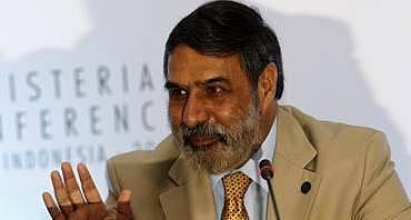 உணவு பாதுகாப்பு மசோதா குறித்து டபிள்யு.டி.ஓ-வில் விவாதிக்க முடியாது: ஆனந்த் சர்மா திட்டவட்டம்