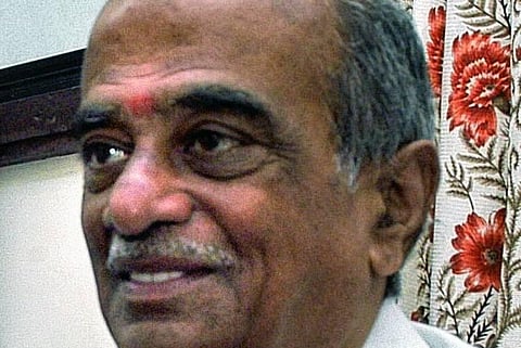 அரசியல் சட்டப்பிரிவு-370 ஐ வைத்து மக்களை பிளவுபடுத்தப் பார்க்கிறார் மோடி - எஸ். ஆர். பி குற்றச்சாட்டு