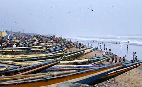 வங்கக்கடலில் மாதி புயல்: மீனவர்கள் கடலுக்குச் செல்ல தடை