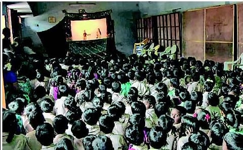 அழிவின் விளிம்பில் தோல்பாவைக் கூத்து - தொலையும் கலை பாதுகாக்கப்படுமா?