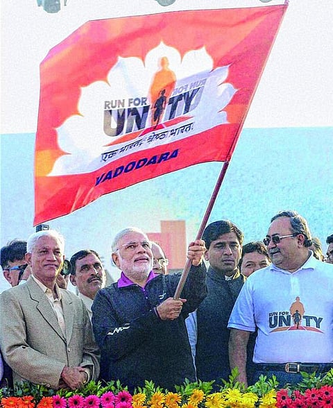 தேசிய ஒற்றுமை ஓட்டம்: நரேந்திர மோடி தொடங்கி வைத்தார்