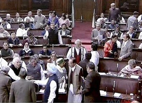 மாநிலங்களவையில் லோக்பால் மசோதா நிறைவேறியது; மக்களவையில் இன்று விவாதம்