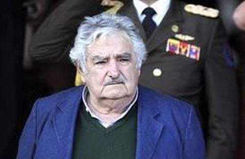 40 ஏழைக் குழந்தைகளைத் தத்தெடுக்க விரும்பும் உருகுவே அதிபர்