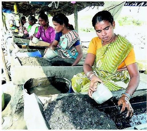 நாமக்கல்: தங்கம் பிரிக்கும் தொழில் நலிவடையும் பரிதாபம்!