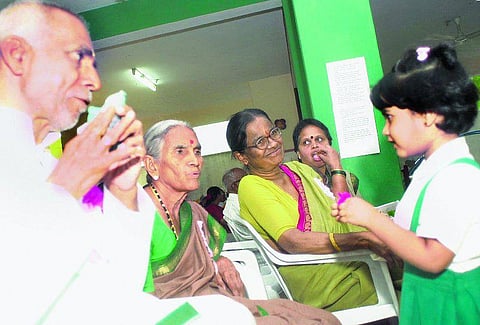 தாத்தா - பாட்டியைக் கொண்டாடுவோம்