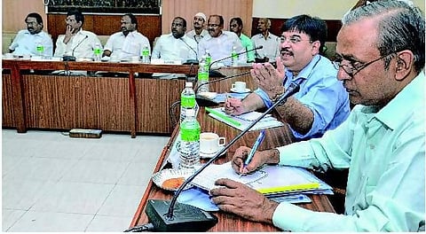 நோட்டா பட்டனால் பிரச்சினை: தேர்தல் ஆணைய கூட்டத்தில் திமுக எதிர்ப்பு