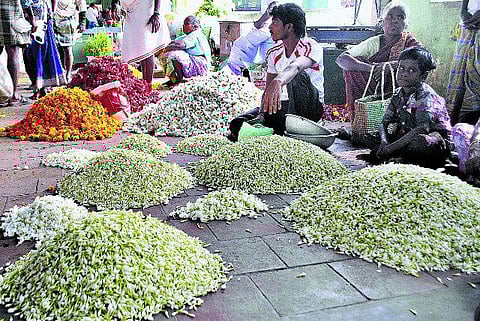 திண்டுக்கல்: புத்தாண்டில் மல்லிகைப்பூ கிலோ ரூ.1000