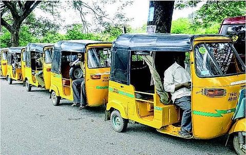 ஆட்டோ கட்டணத்தை மாற்றியமைக்க முத்தரப்பு கமிட்டி அமைக்கப்படுவது எப்போது?