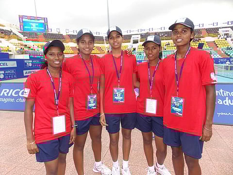 களத்தில் கலக்கும் பெண்கள்