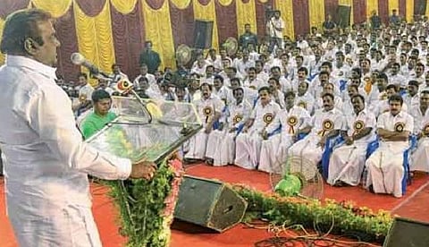 கூட்டணி பேச்சுவார்த்தை நடத்த 8 பேர் குழு : தே.மு.தி.க. செயற்குழு கூட்டத்தில் தீர்மானம் நிறைவேற்றம்