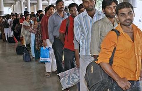 அதிக கட்டணம் வசூலிக்கும் ஆம்னி பஸ்கள் மீது நடவடிக்கை எடுக்க 8 சிறப்பு குழுக்கள்