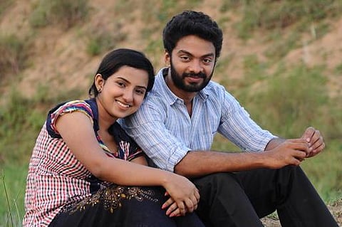 ஈழத்தில் காதலும் இருக்கிறது!- யாழ் இயக்குநர் ஆனந்த்