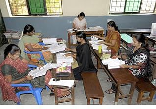 பிளஸ்-2 விடைத்தாள் திருத்தும் மையங்கள் எண்ணிக்கை 2 மடங்காக அதிகரிப்பு- மதிப்பீட்டு பணிகளை 10 நாளில் முடிக்க ஏற்பாடு