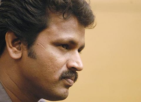 உங்களுக்குள் வசைபாடாதீர்: அஜித், விஜய் ரசிகர்களுக்கு சேரன் அறிவுறுத்தல்