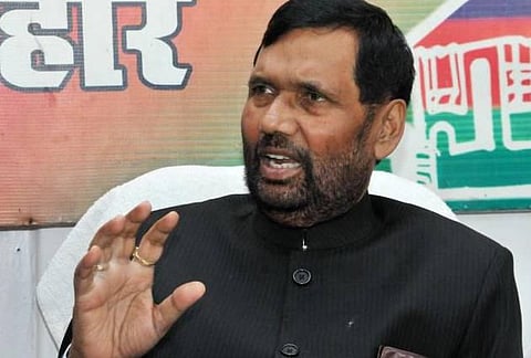 லாலுவா? நிதிஷ்குமாரா? காங்கிரஸ் கையில் முடிவு: ராம்விலாஸ் பாஸ்வான் பேட்டி