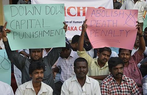 பொன்னெழுத்துகளில் பொறிக்கப்படும்