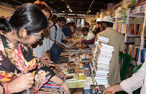 விளம்பர இடைவேளைக்கு சற்று முன்னர்...