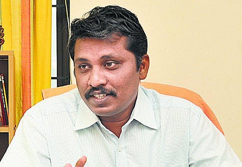 மனைவியை கௌரவ கொலை செய்ய முயற்சி- டி. ஜி. பி.யிடம் காதல் கணவர் புகார்