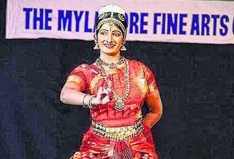 குருவின் வழியில் சிஷ்யை