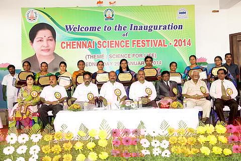 10 பேராசிரியைகளுக்கு இளம் பெண் சாதனையாளர் விருது: சென்னை அறிவியல் விழாவில் உயர்கல்வி அமைச்சர் வழங்கினார்