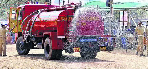 தீயணைப்பு நிலையங்களில் தண்ணீர் தட்டுப்பாடு