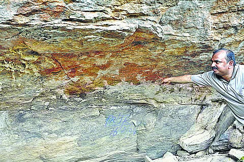 சித்தன்னவாசல் சுற்றுலாத் தலத்தில் பழமையான ஓவியங்கள் கண்டுபிடிப்பு- அரிய பொக்கிஷமான குகை ஓவியம், சமணர் படுக்கை