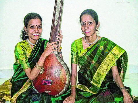 பத்மா சகோதரிகள்: அபினயங்களின் குரல்