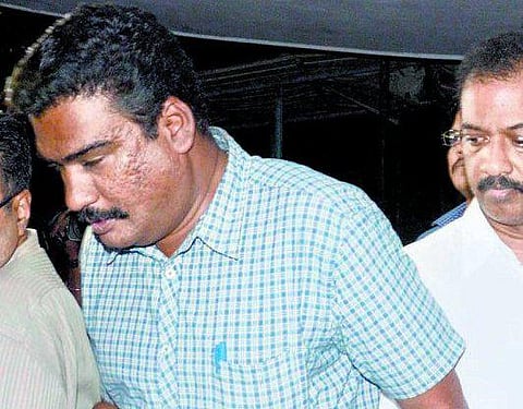 வெளிநாட்டு கார் இறக்குமதியில் மோசடி செய்தது எப்படி? கைதானவரிடம் தீவிர விசாரணை