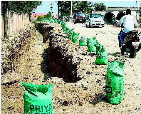 கோவை: சோதனை மேல் சோதனைக்கு ஒரு மாநகராட்சி சாலை!
