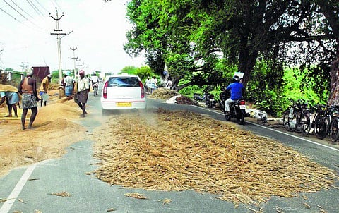 விருதுநகர்: களமாகும் சாலைகளால் அவதிப்படும் வாகன ஓட்டிகள்