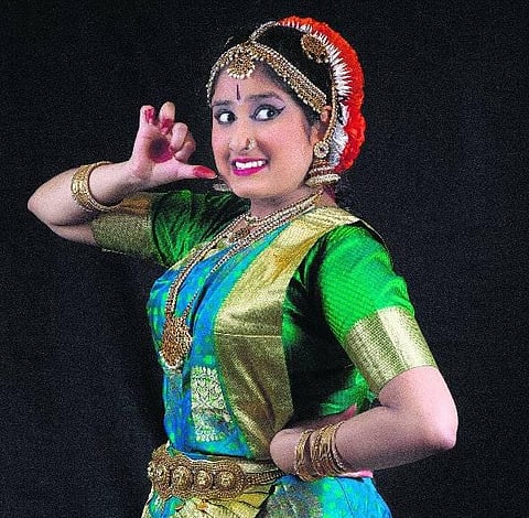 மேடையில் அவதரித்த
விநாயகர்கள்