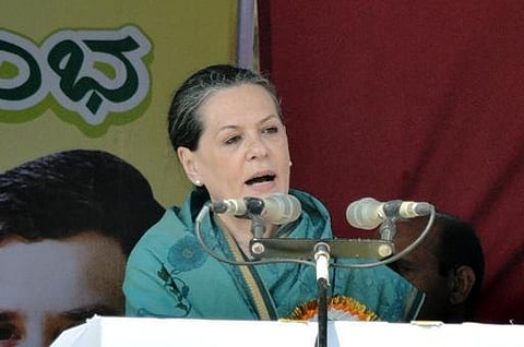 ஜாதி அடிப்படையில் இட ஒதுக்கீடு தொடரும்- சோனியா காந்தி அறிவிப்பு