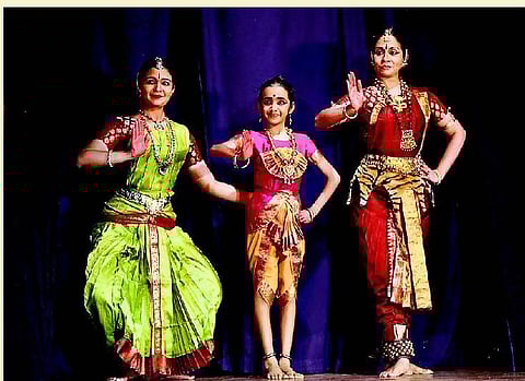 ஆளாவது எப்படியோ?