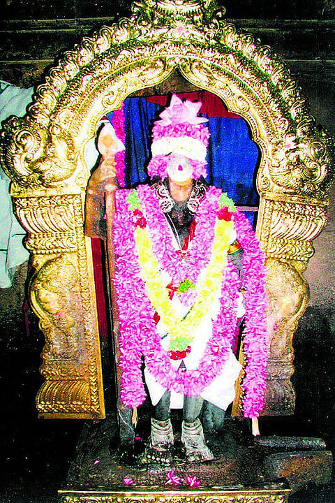 வேலுண்டு...
வினை இல்லை..