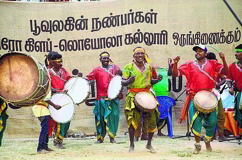 பெரிய மேளம்:
மக்களின் கலை
