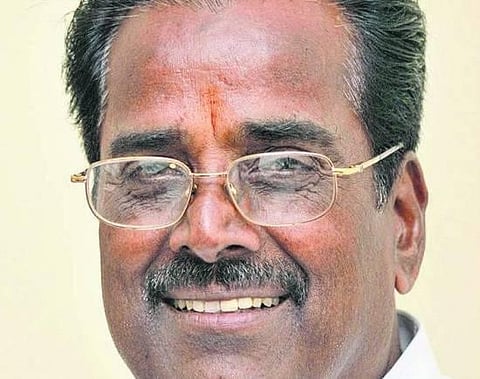 நாங்களும் பாஜக கூட்டணியில்தான் இருக்கிறோம்- மூன்றாக உடைந்த கொங்கு கட்சிகள் ஒரே கூட்டணிக்கு முயற்சி