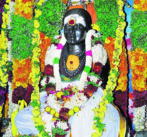 திருமங்கலத்தில் தேவர் வாழ்ந்த வீட்டை நினைவு இல்லமாக மாற்றுவது எப்போது? தேவர் சமுதாய மக்கள் எதிர்பார்ப்பு