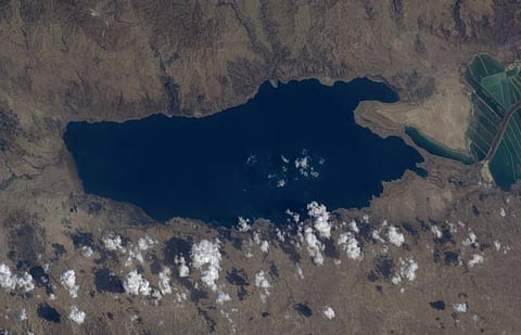 மூழ்கடிக்காத ஒரு கடல்