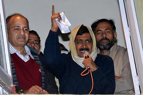 முதல்வர் பதவியை ராஜினாமா செய்தார் அரவிந்த் கேஜ்ரிவால்