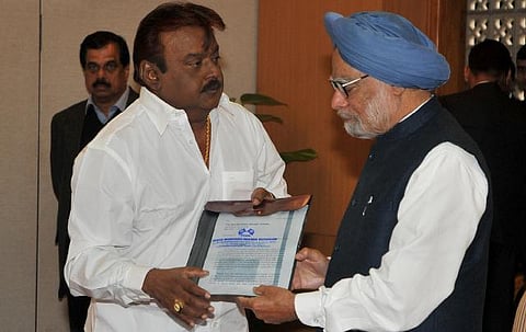 தமிழகப் பிரச்சினைகள்: பிரதமரிடம் விஜயகாந்த் புகார்