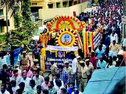 இயக்குநர் பாலு மகேந்திரா உடல் தகனம்