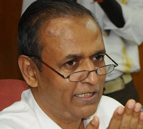 கட்சிகளுக்கு சாதகமாக செயல்பட்டால் அரசு அதிகாரிகள் மீது கடும் நடவடிக்கை- தமிழகத் தலைமை தேர்தல் அதிகாரி பிரவீன்குமார் பேட்டி