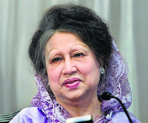 கலீதா மீதான ஊழல் வழக்கு: அடுத்த மாதத்துக்கு ஒத்திவைப்பு