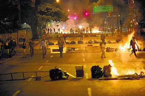 வெனிசூலா: போராட்டத்தைக் கட்டுப்படுத்த ராணுவம் அனுப்பி வைப்பு