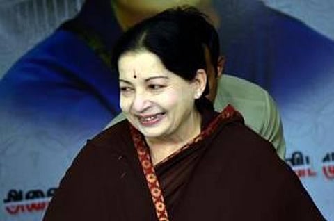 வெளிநாட்டு வங்கிகளில் முடங்கியுள்ள பல லட்சம் கோடி பணத்தை மீட்போம்- அதிமுக தேர்தல் அறிக்கையில் தேசிய அளவிலான வாக்குறுதிகள்