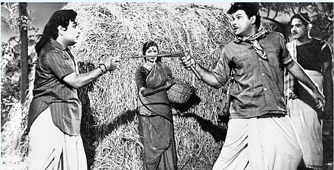 பெண்ணைக் கடத்தினார் அசோகன்- பாராட்டி மகிழ்ந்தார் எம்.ஜி.ஆர்!